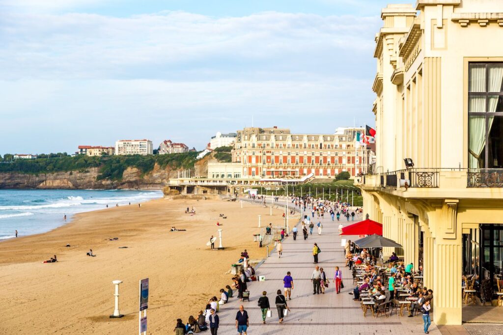 Italian tourism Biarritz